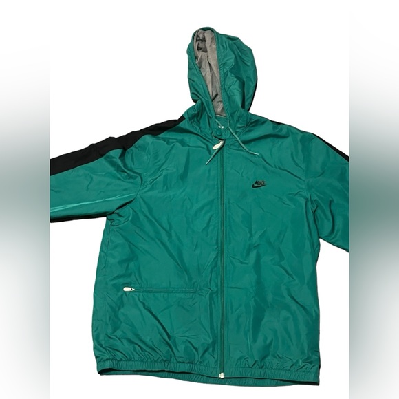 Nike jacket - Picture 1 of 7